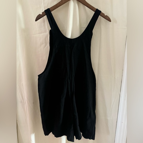 SHEIN romper shorts. NWOT. Size Medium black with tan buttons. - Picture 2 of 4
